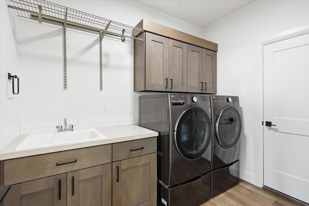 Spokane, Washington, 99208, United States, 5 Bedrooms Bedrooms, ,3 BathroomsBathrooms,Residential,For Sale,1992809