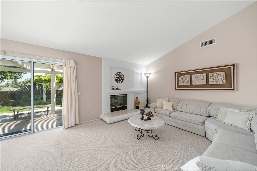 Upland, California, 91784, United States, 3 Bedrooms Bedrooms, ,1 BathroomBathrooms,Residential,For Sale,1899401