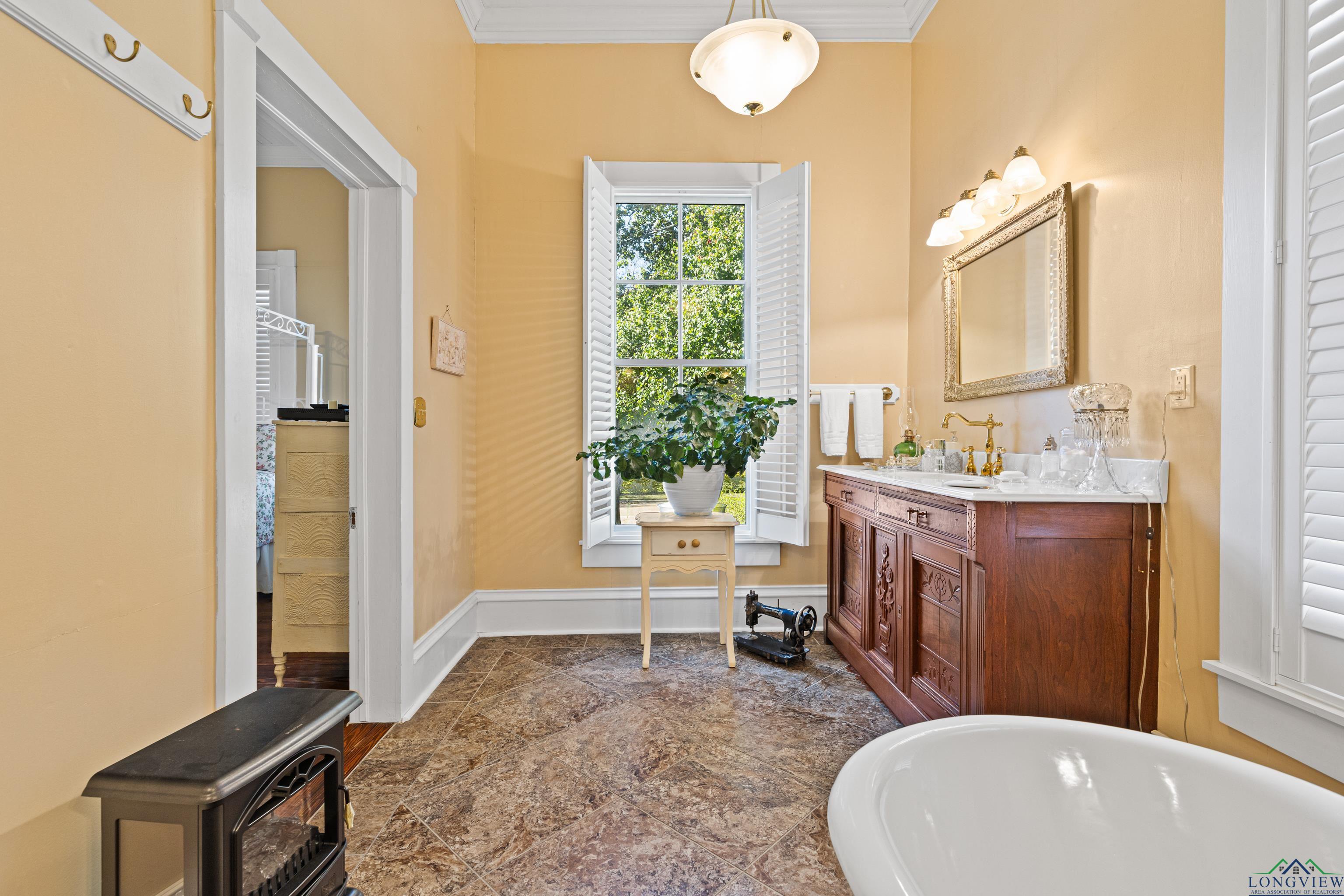 Jefferson, Texas, 75657, United States, 4 Bedrooms Bedrooms, ,4 BathroomsBathrooms,Residential,For Sale,1985697