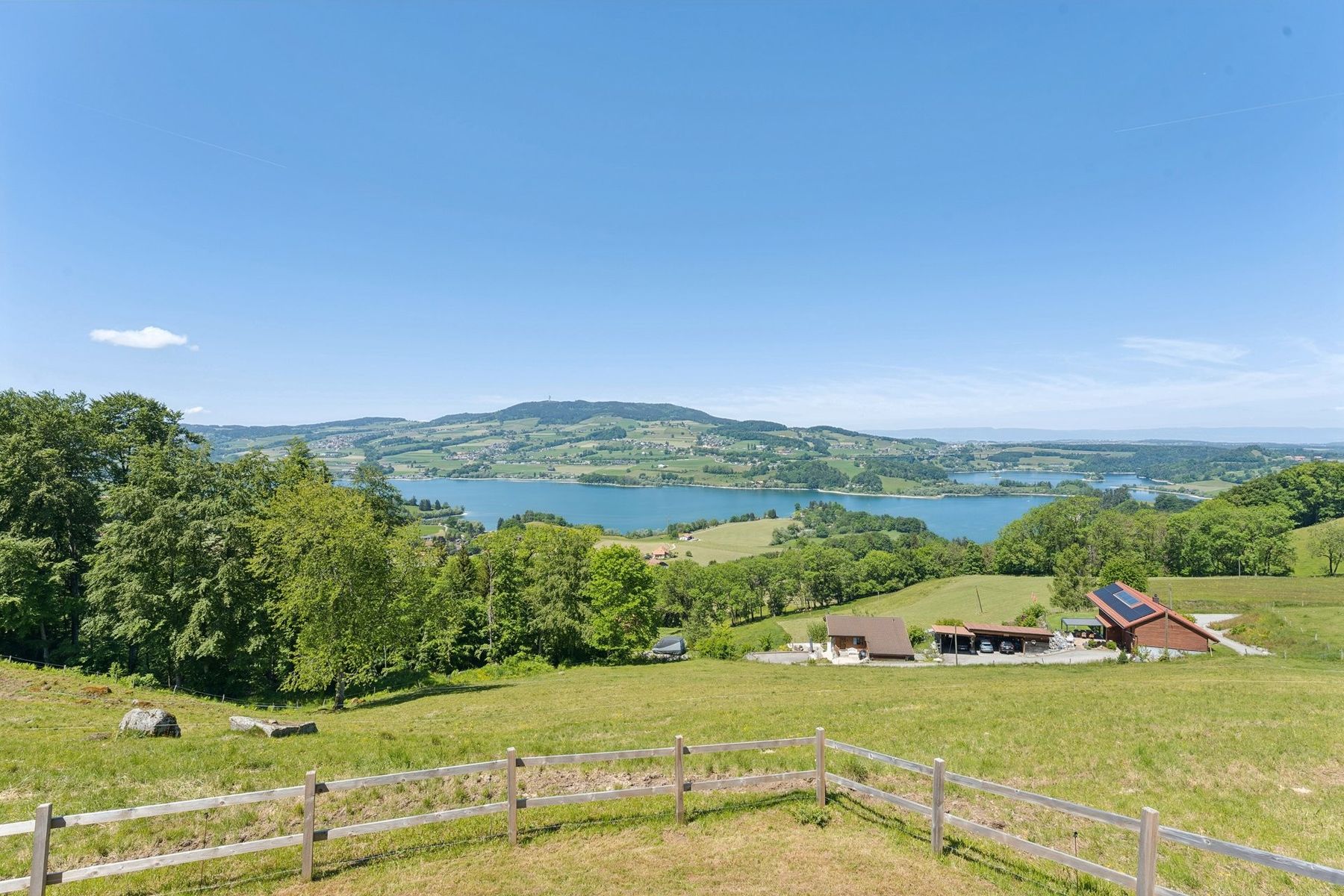  Elegant character house with breathtaking lake and mountain views - 物件實景