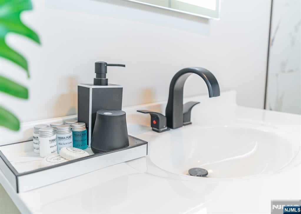 Ringwood, New Jersey, 07456, United States, 3 Bedrooms Bedrooms, ,3 BathroomsBathrooms,Residential,For Sale,1981754