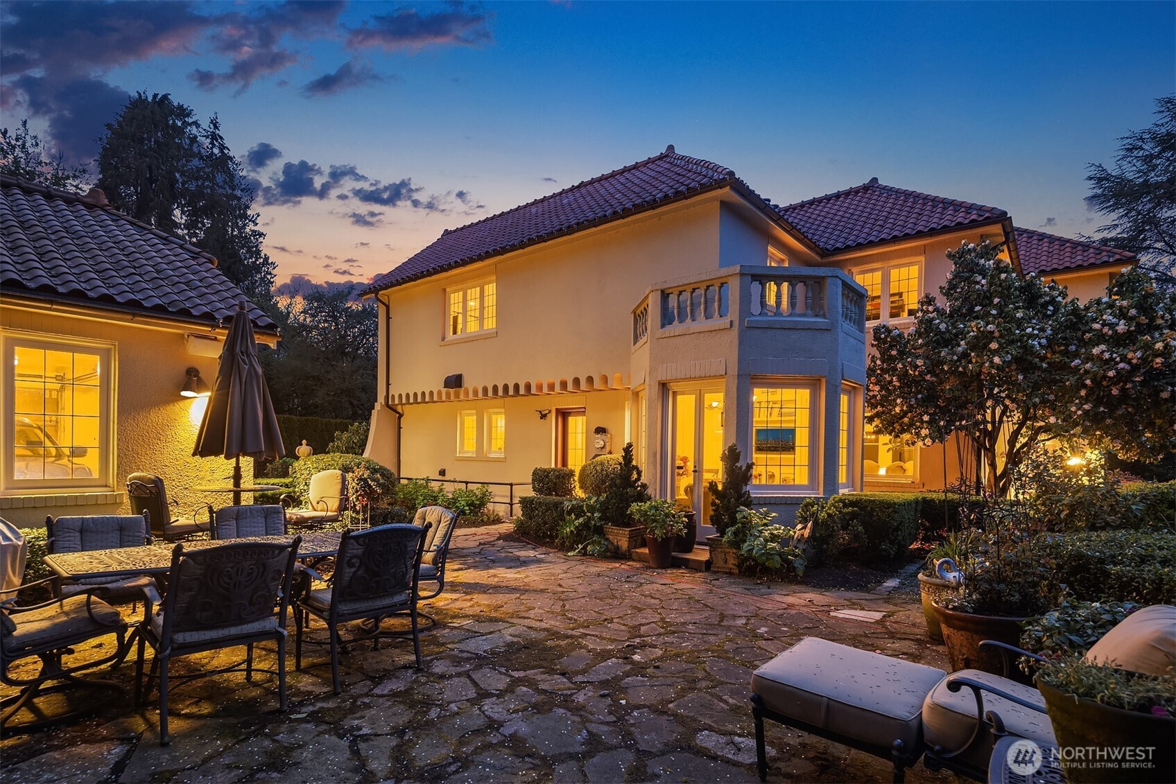 Seattle, Washington, 98112, United States, 4 Bedrooms Bedrooms, ,3 BathroomsBathrooms,Residential,For Sale,1770318