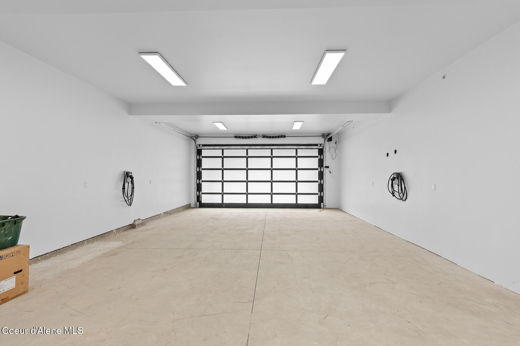 Coeur d'Alene, Idaho, 83814, United States, 3 Bedrooms Bedrooms, ,4 BathroomsBathrooms,Residential,For Sale,1977257