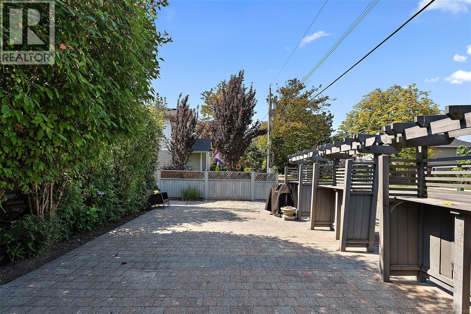 SIDNEY, British Columbia, V8L 2W2, CA, 5 Bedrooms Bedrooms, ,5 BathroomsBathrooms,Residential,For Sale,1949538