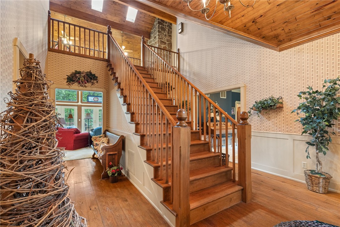 Harrison, Arkansas, 72601, United States, 7 Bedrooms Bedrooms, ,5 BathroomsBathrooms,Residential,For Sale,1850166