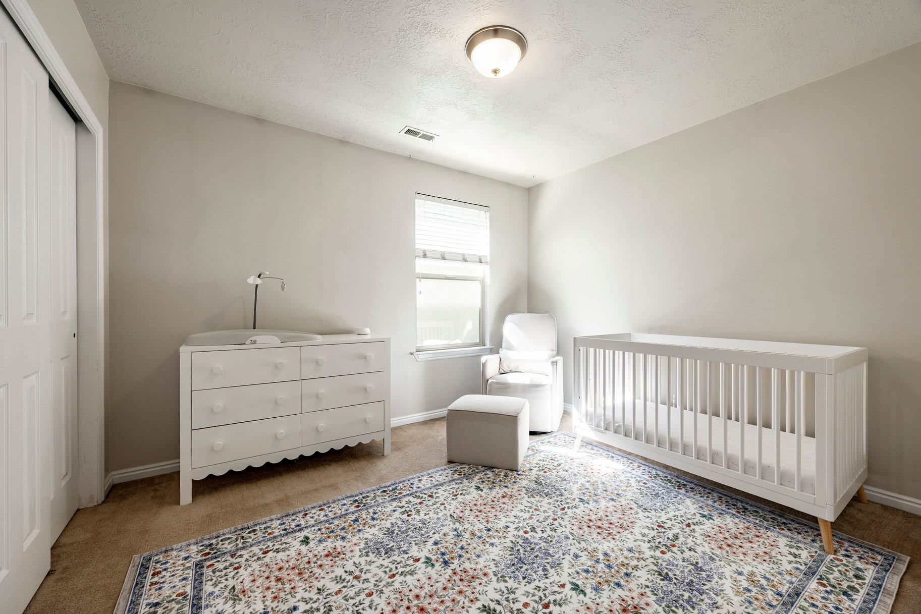  Private Millcreek Townhome with Fenced Backyard & Vaulted Ceilings - 物件實景