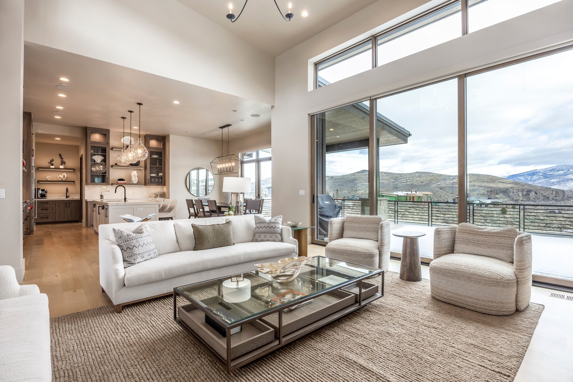  Beautiful Modern Custom Home with Rock Cliff Views at Victory Ranch - 物件實景
