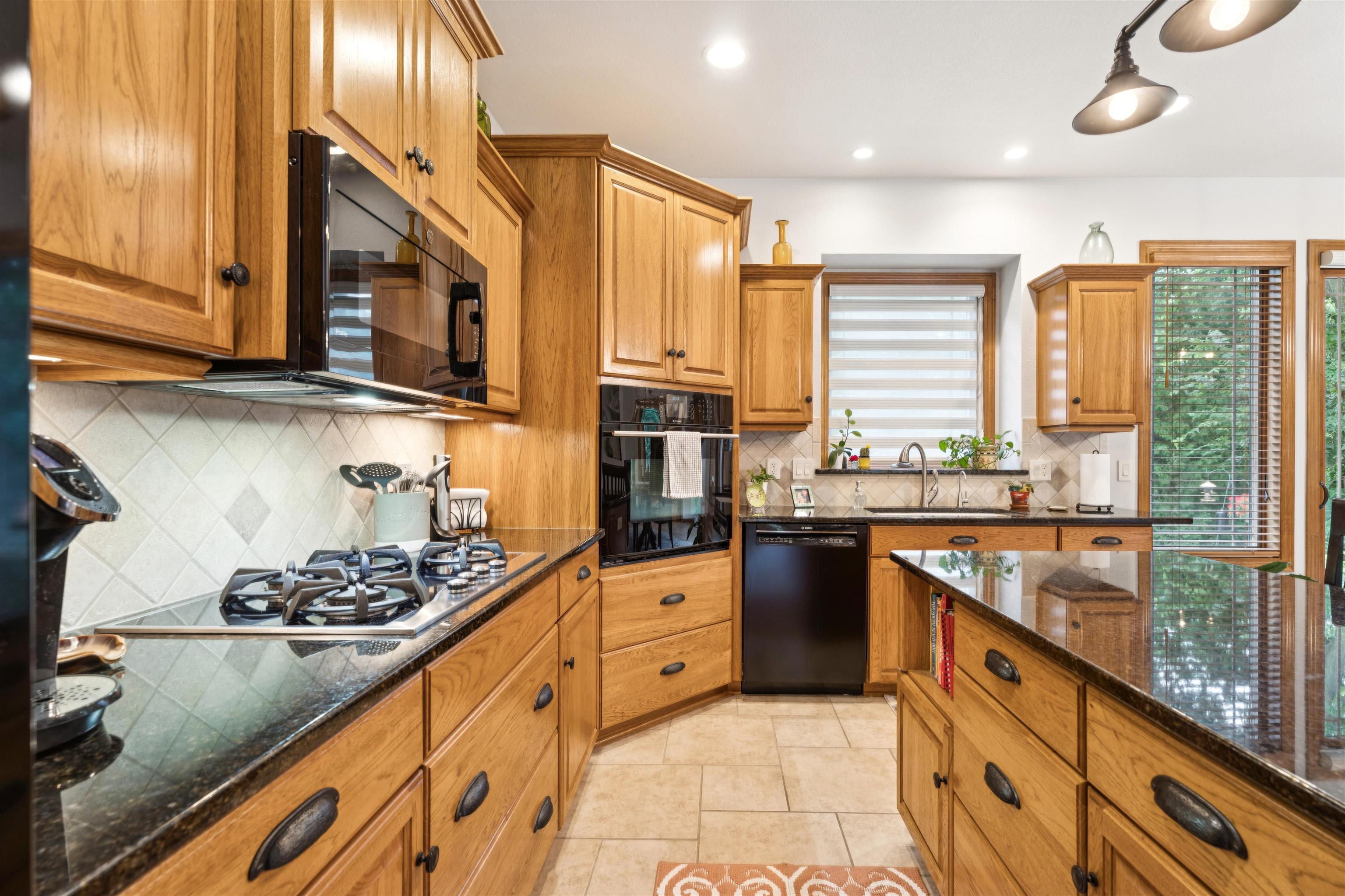 NEENAH, Wisconsin, 54956, United States, 3 Bedrooms Bedrooms, ,2 BathroomsBathrooms,Residential,For Sale,1913087