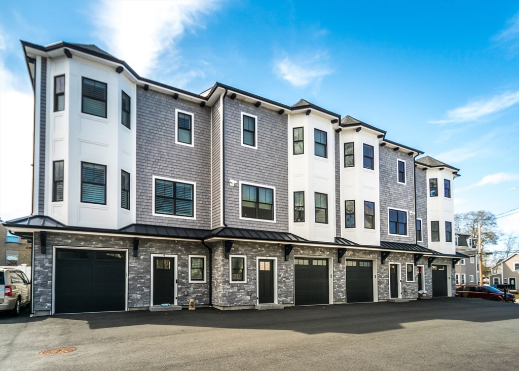 Waltham, Massachusetts, 02453, United States, 3 Bedrooms Bedrooms, ,4 BathroomsBathrooms,Residential,For Sale,1786216