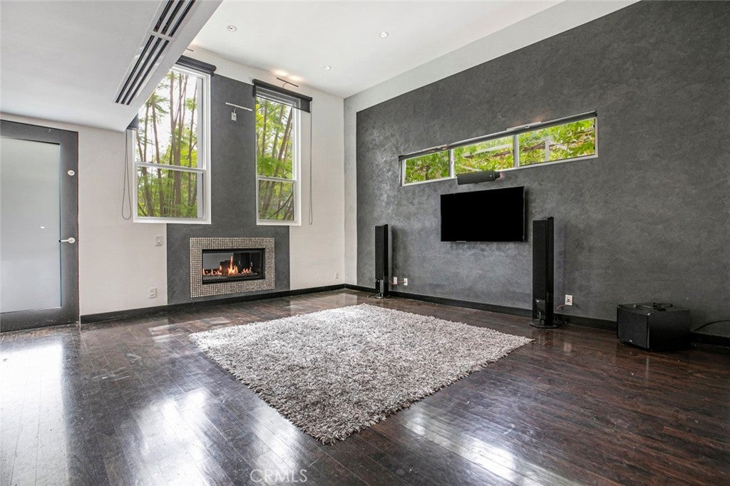 Woodland Hills, California, 91364, United States, 3 Bedrooms Bedrooms, ,3 BathroomsBathrooms,Residential,For Sale,1942330