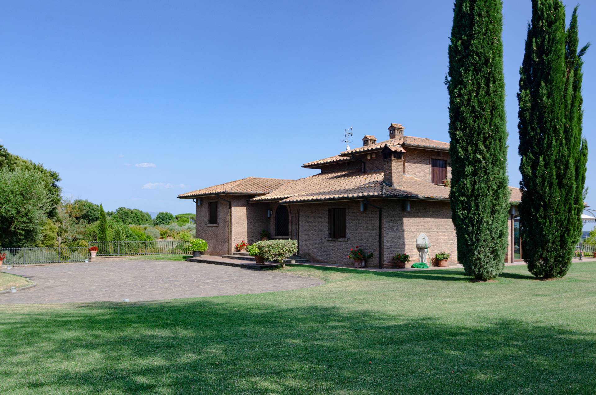 Strada Vicinale Valle Rote, Bassano in Teverina, Viterbo, 01030, IT, 6 Bedrooms Bedrooms, ,4 BathroomsBathrooms,Residential,For Sale,Strada Vicinale Valle Rote,1442905