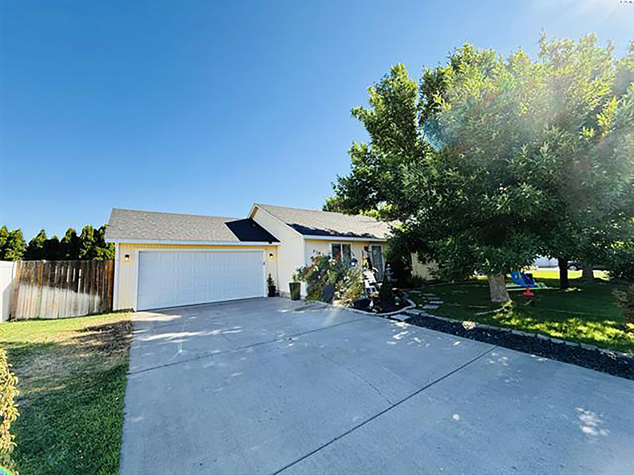  Wonderful 3 Bed Home RV /Boat Parking, Fully Fenced - 物件實景