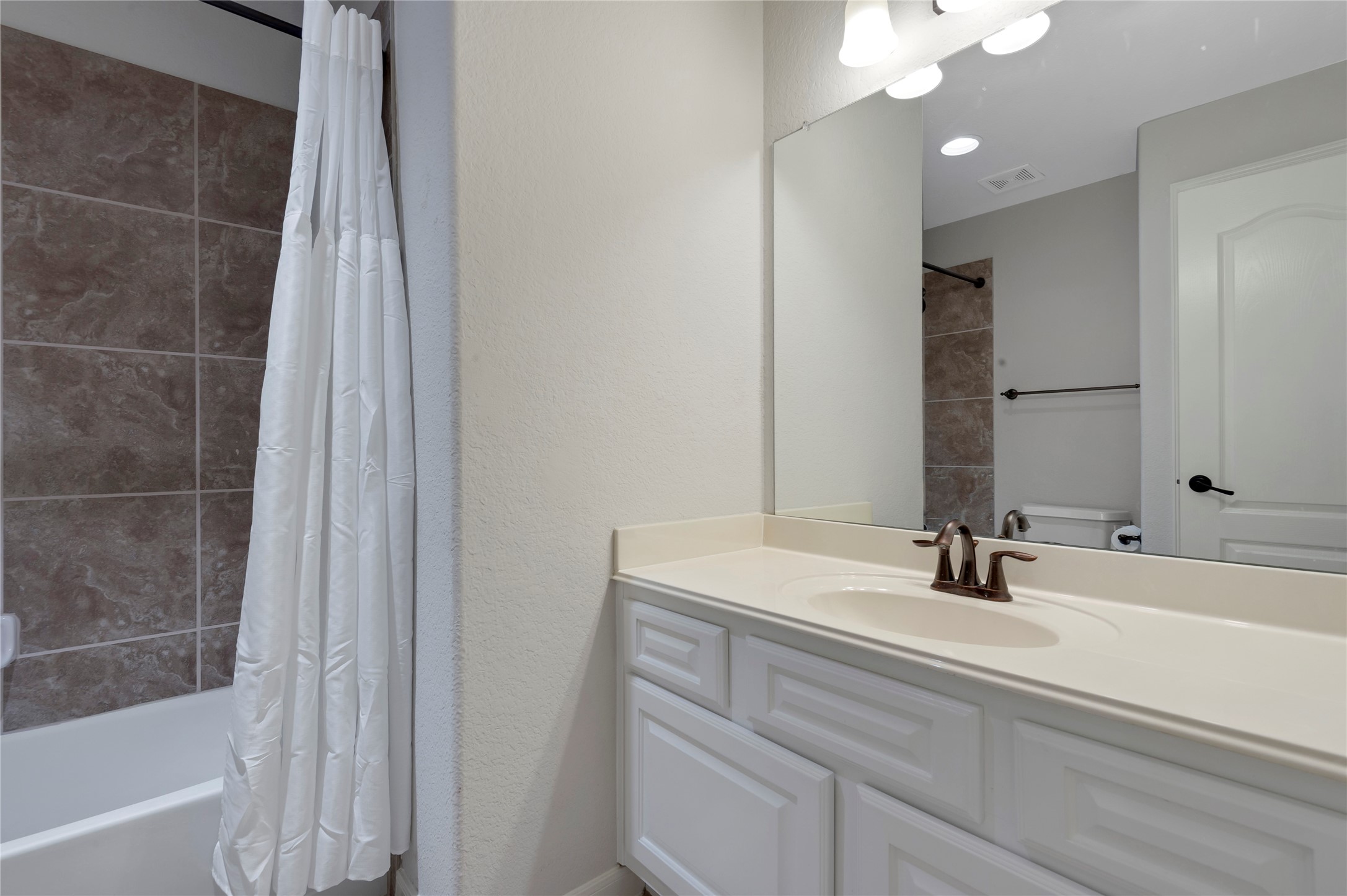 Spring, Texas, 77379, United States, 5 Bedrooms Bedrooms, ,4 BathroomsBathrooms,Residential,For Sale,1950811
