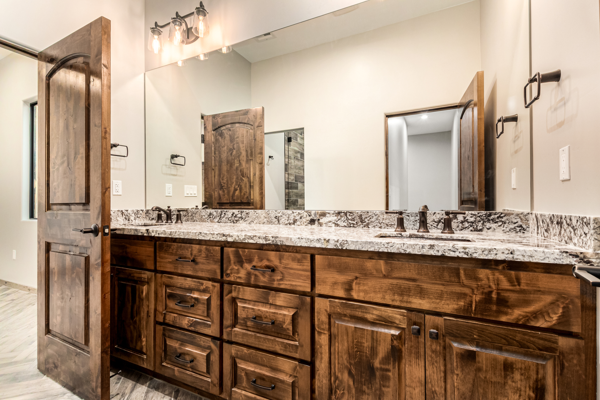 Wickenburg, Arizona, 85390, United States, 4 Bedrooms Bedrooms, ,3 BathroomsBathrooms,Residential,For Sale,2000369