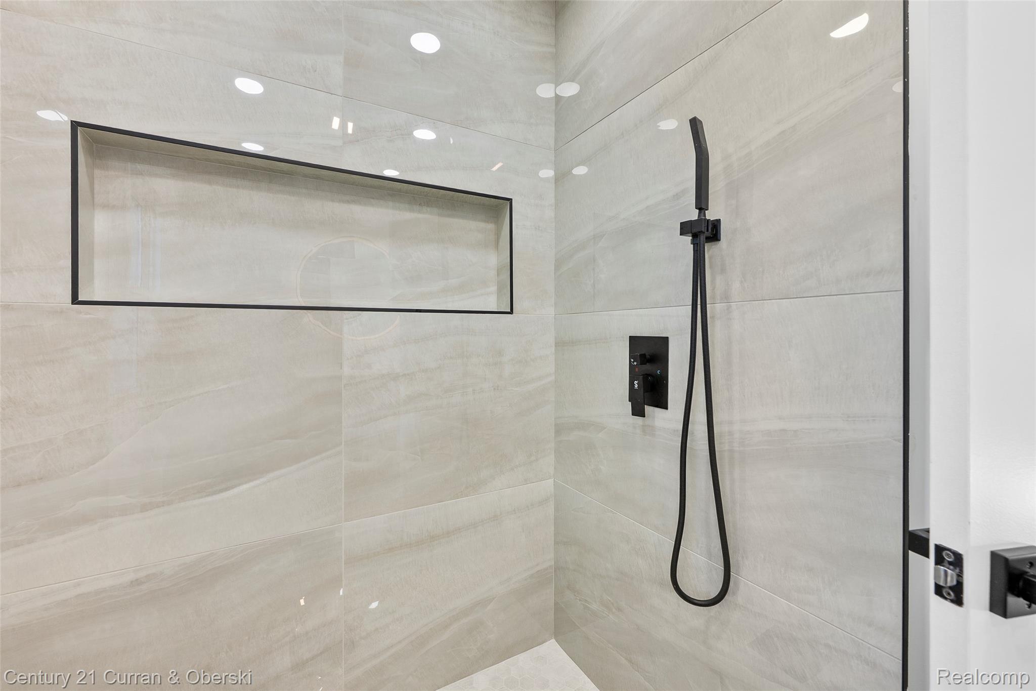 Dearborn, Michigan, 48124, United States, 4 Bedrooms Bedrooms, ,3 BathroomsBathrooms,Residential,For Sale,1979492