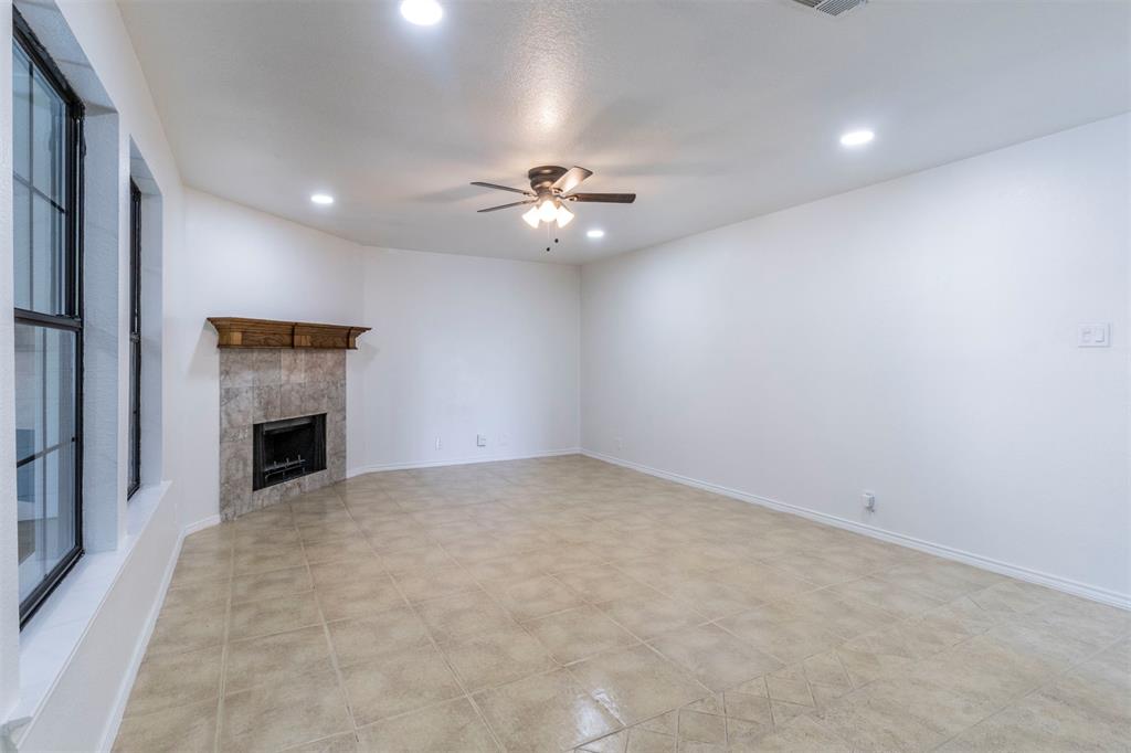 Fort Worth, Texas, 76179, United States, 4 Bedrooms Bedrooms, ,4 BathroomsBathrooms,Residential,For Sale,1915544
