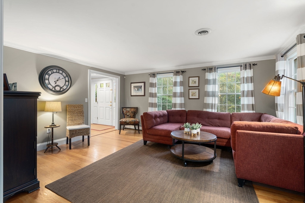 Medfield, Massachusetts, 02052, United States, 3 Bedrooms Bedrooms, ,3 BathroomsBathrooms,Residential,For Sale,1991365