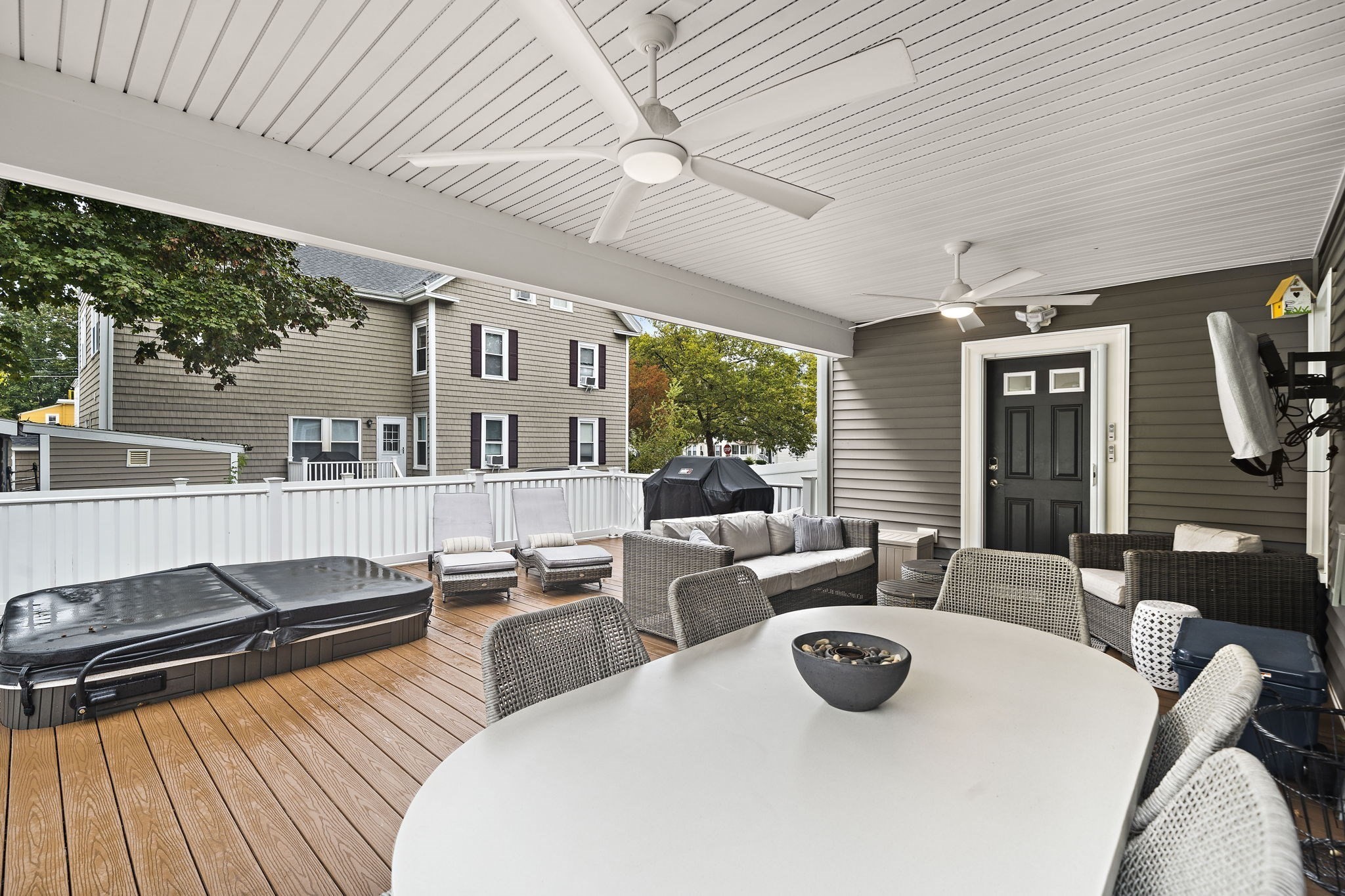 Wakefield, Massachusetts, 01880, United States, 3 Bedrooms Bedrooms, ,2 BathroomsBathrooms,Residential,For Sale,1982541