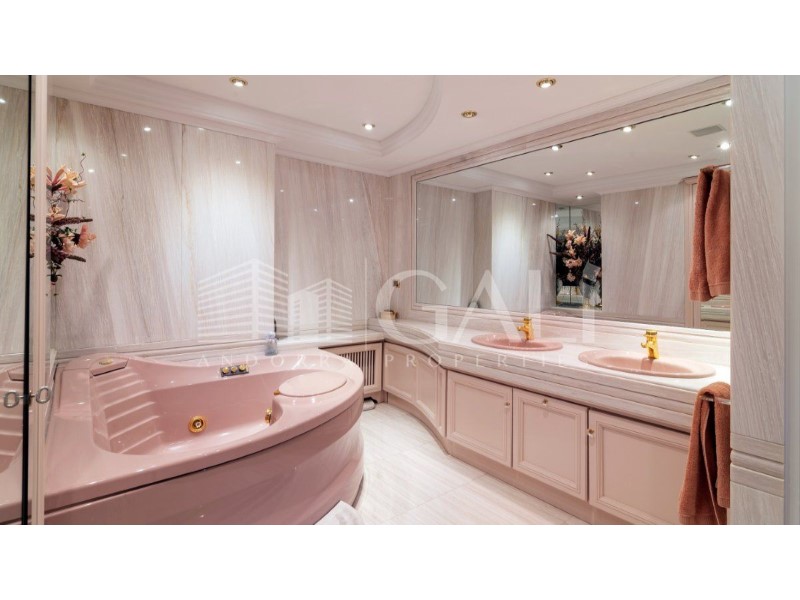 Andorra la Vella, Andorra, AD, 5 Bedrooms Bedrooms, ,4 BathroomsBathrooms,Residential,For Sale,1627592