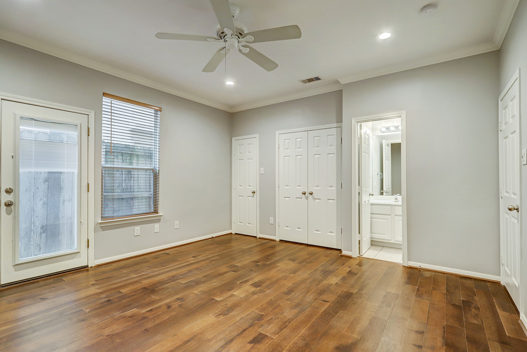  2211 Roy Street B - 物件實景