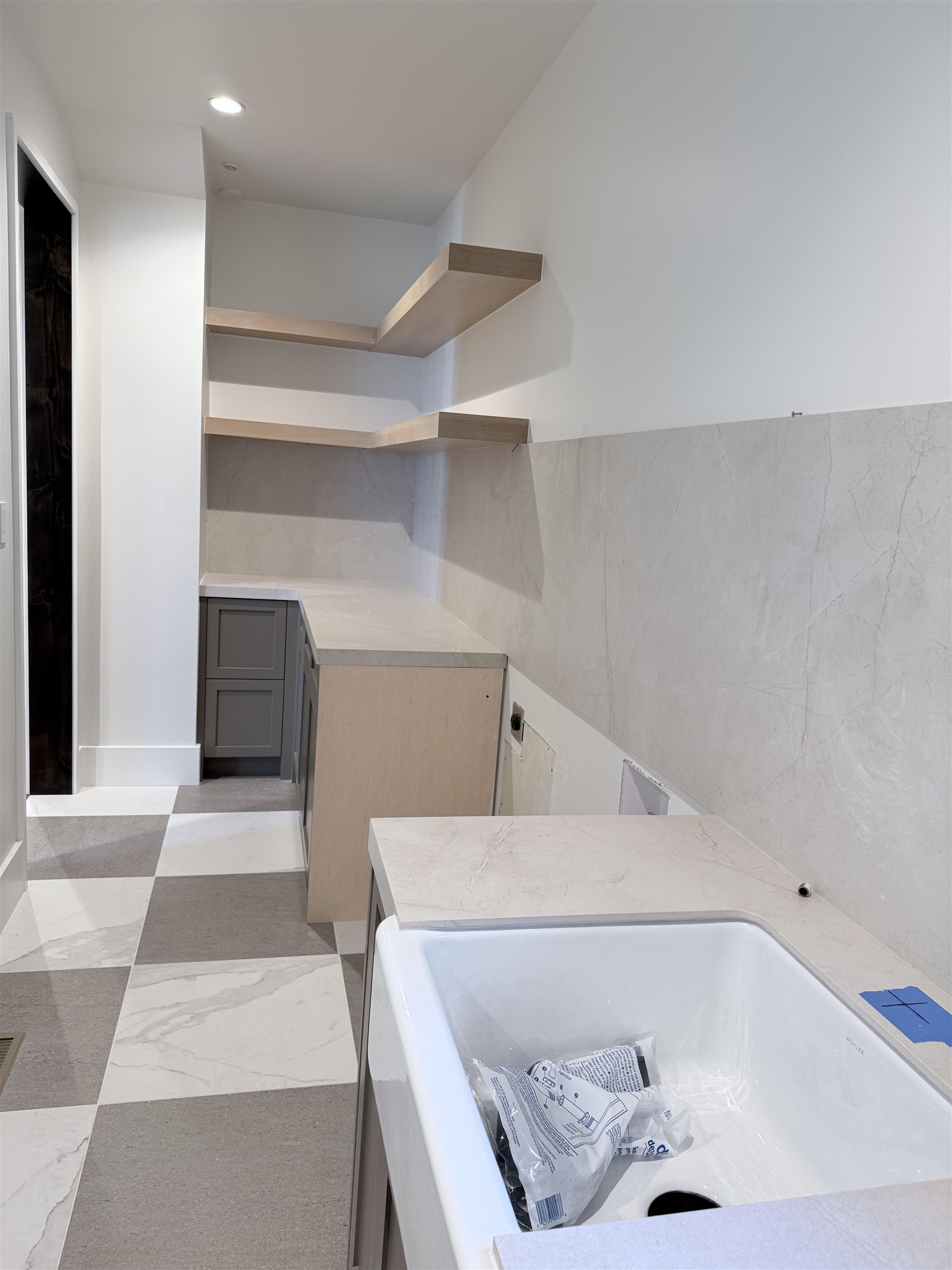 Truckee, California, 96161, United States, 5 Bedrooms Bedrooms, ,5 BathroomsBathrooms,Residential,For Sale,1992888