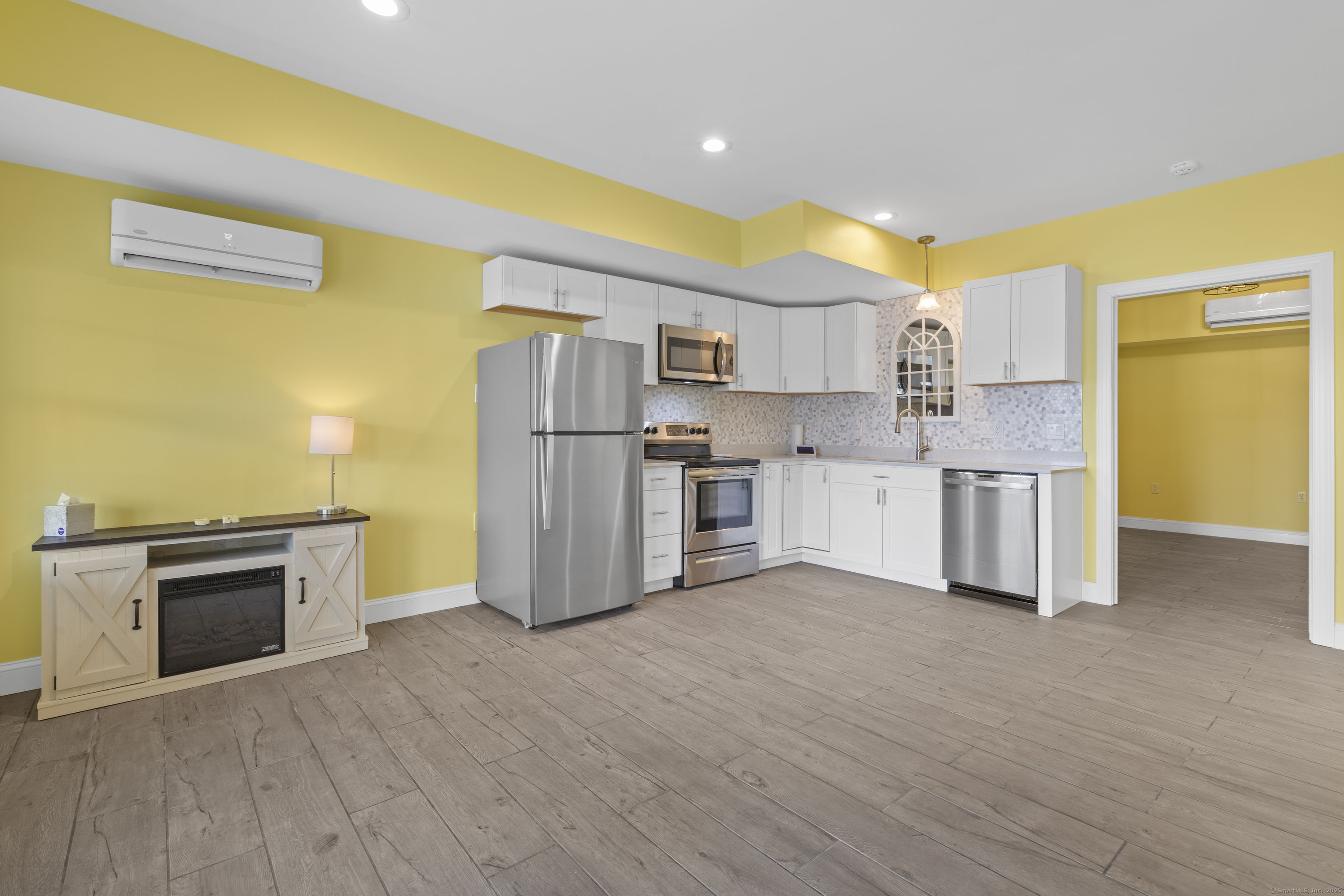 Wolcott, Connecticut, 06716, United States, 3 Bedrooms Bedrooms, ,4 BathroomsBathrooms,Residential,For Sale,1932015