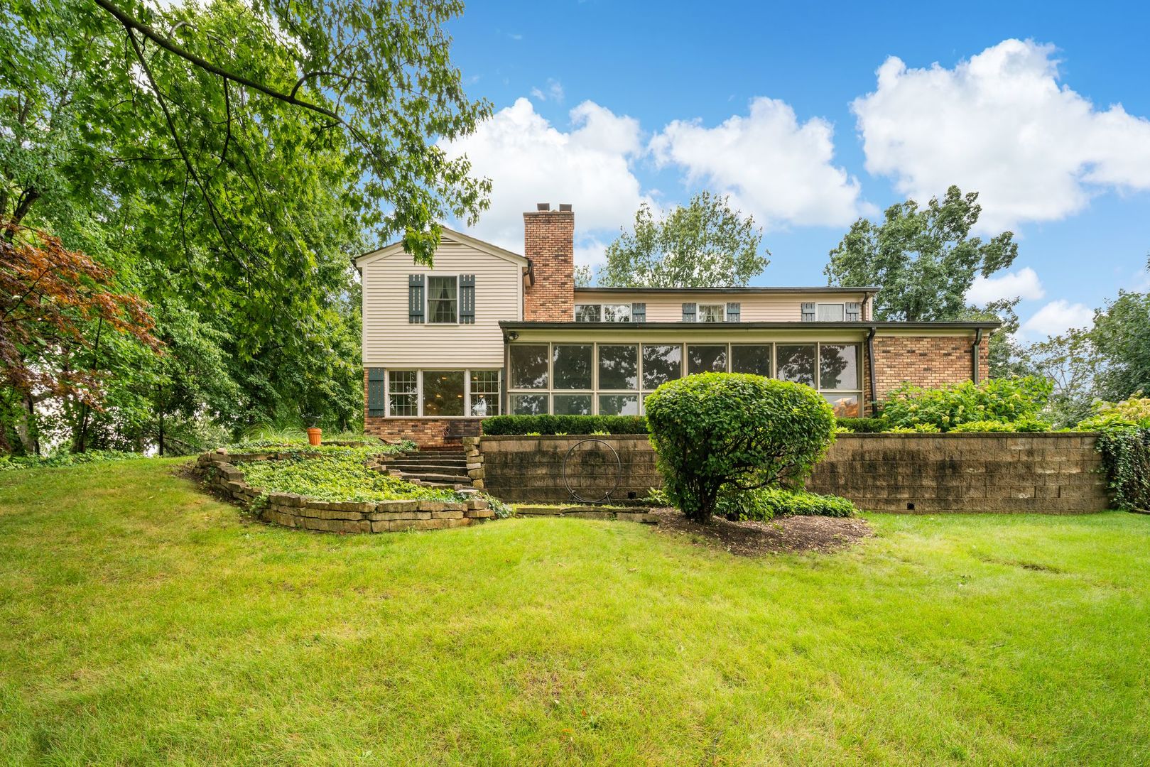 Kildeer, Illinois, 60047, United States, 4 Bedrooms Bedrooms, ,4 BathroomsBathrooms,Residential,For Sale,1940567