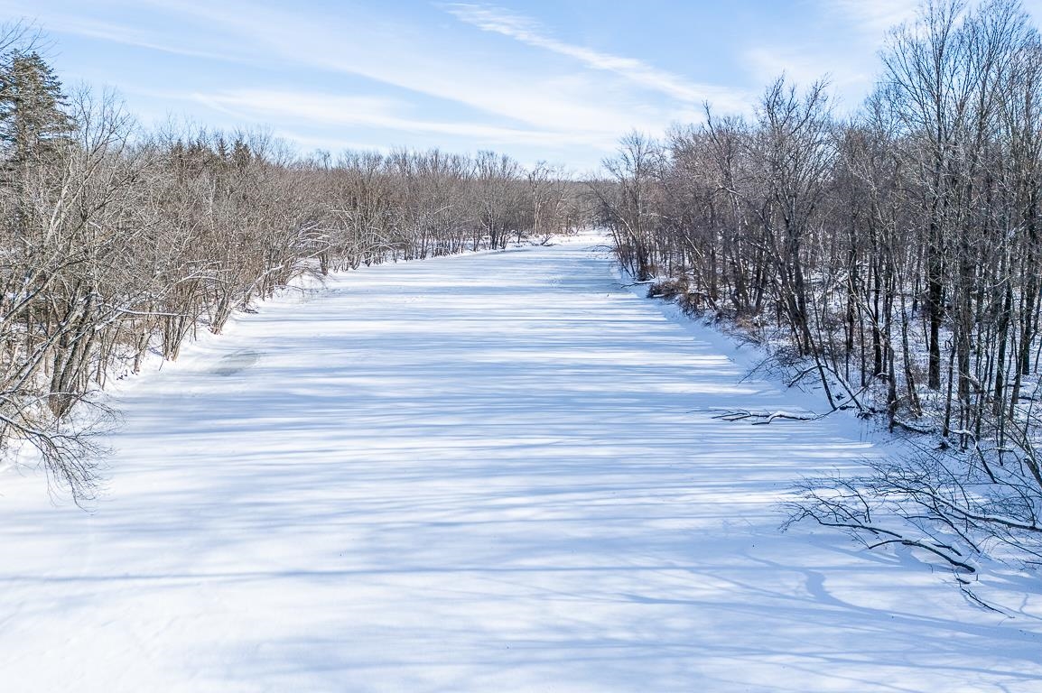 New London, Wisconsin, 54961-8021, United States, 4 Bedrooms Bedrooms, ,2 BathroomsBathrooms,Residential,For Sale,2008203