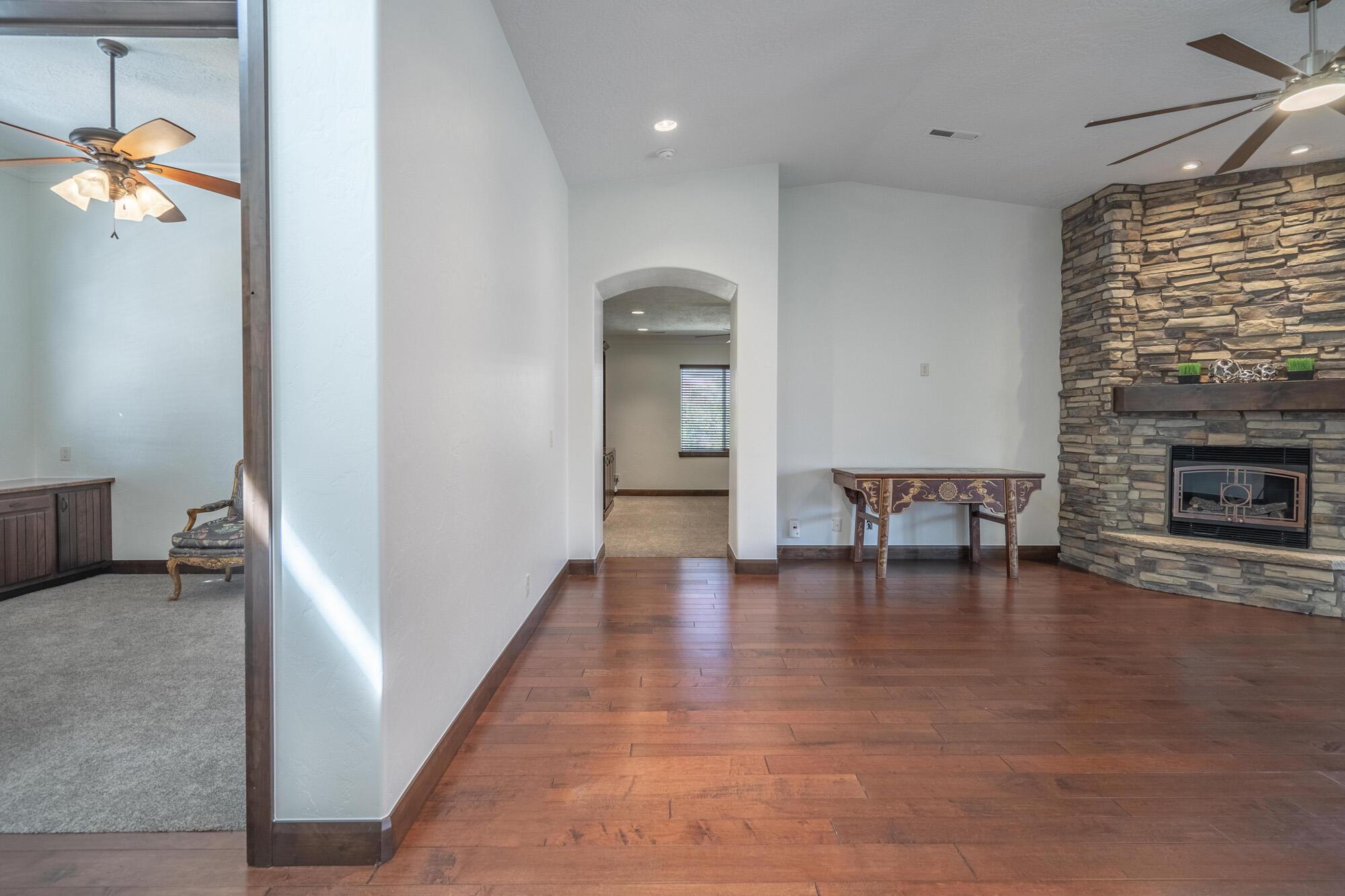 Washington, Utah, 84780, United States, 4 Bedrooms Bedrooms, ,2 BathroomsBathrooms,Residential,For Sale,2009720