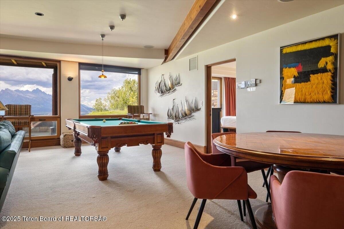 Jackson, Wyoming, 83001, United States, 4 Bedrooms Bedrooms, ,5 BathroomsBathrooms,Residential,For Sale,1851066