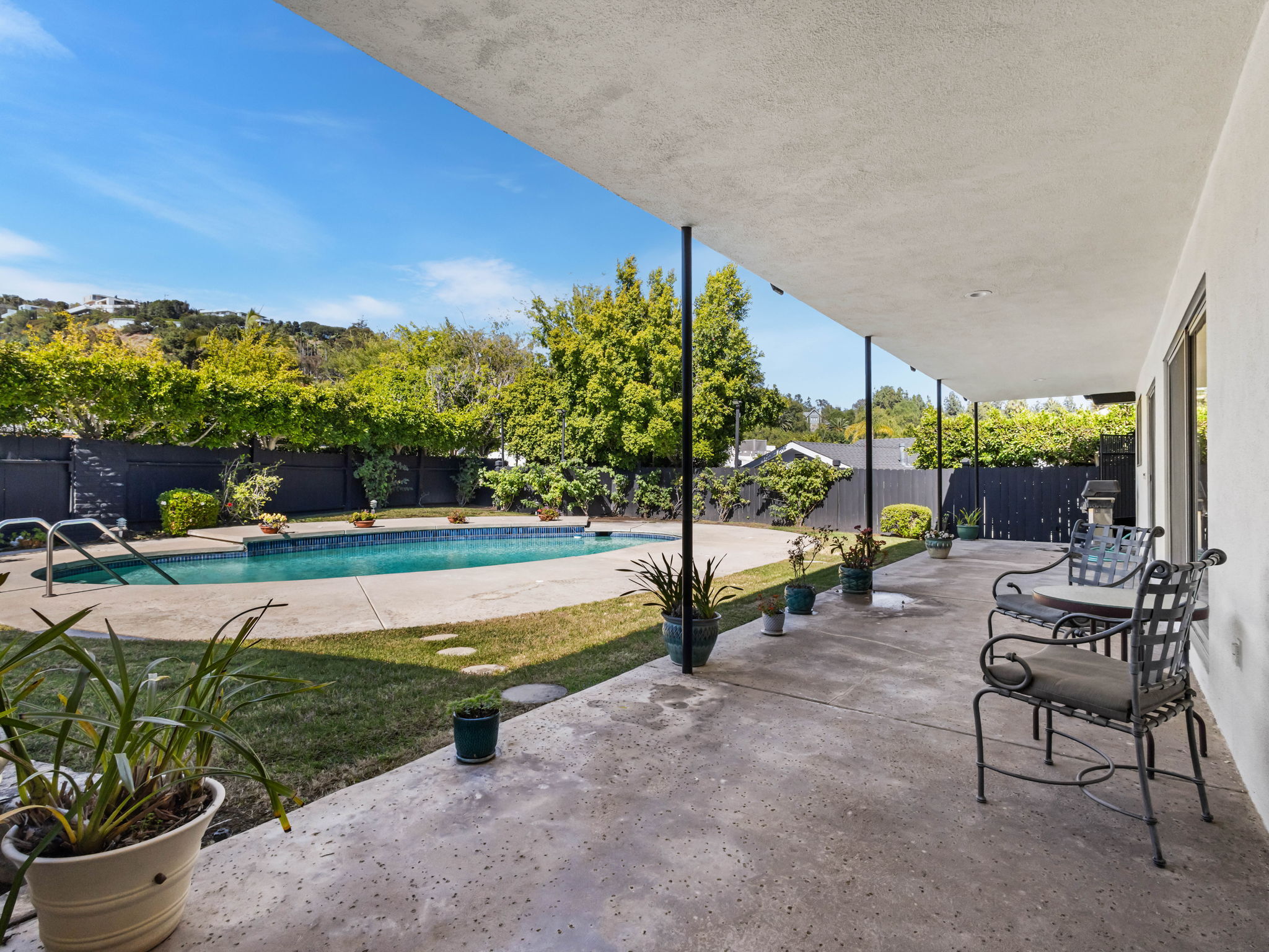  1120 Maybrook Dr - 物件實景
