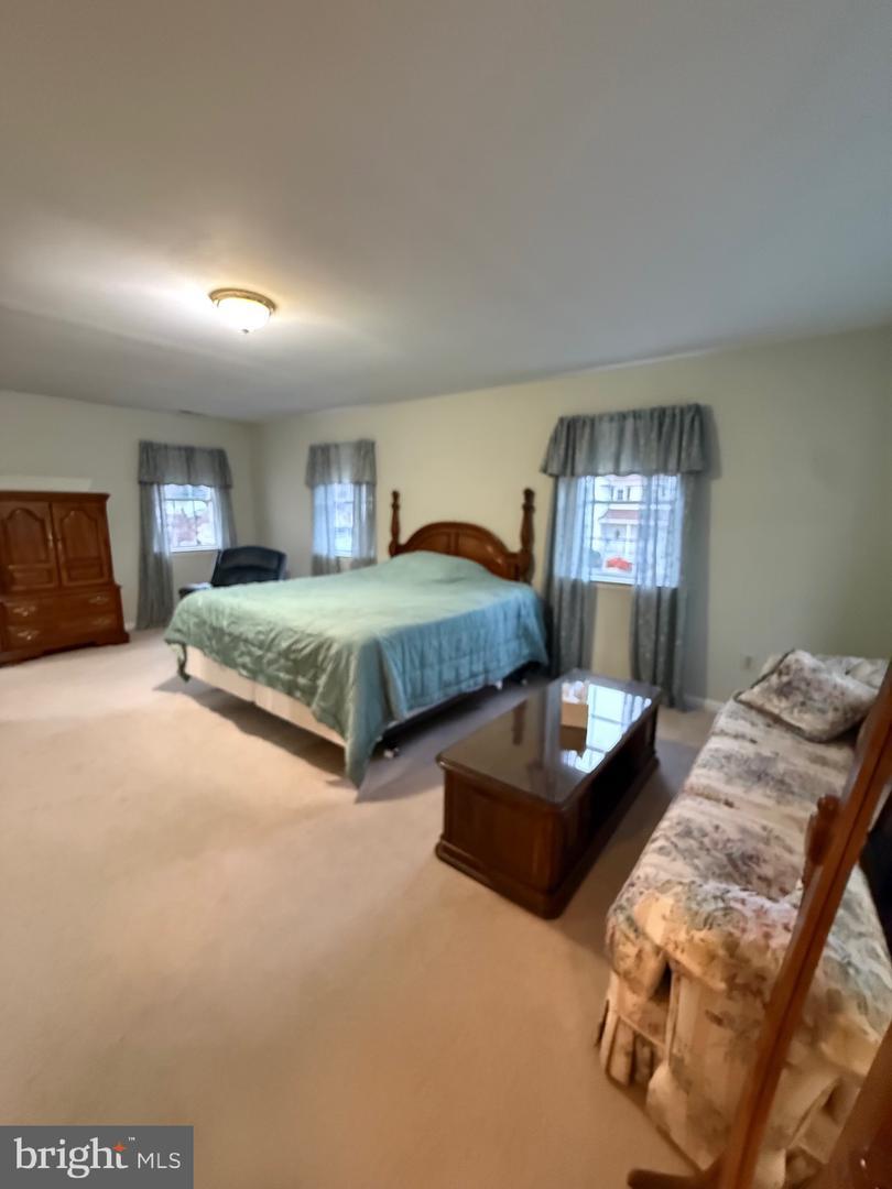 Upper Chichester, Pennsylvania, 19061, United States, 3 Bedrooms Bedrooms, ,4 BathroomsBathrooms,Residential,For Sale,1997797