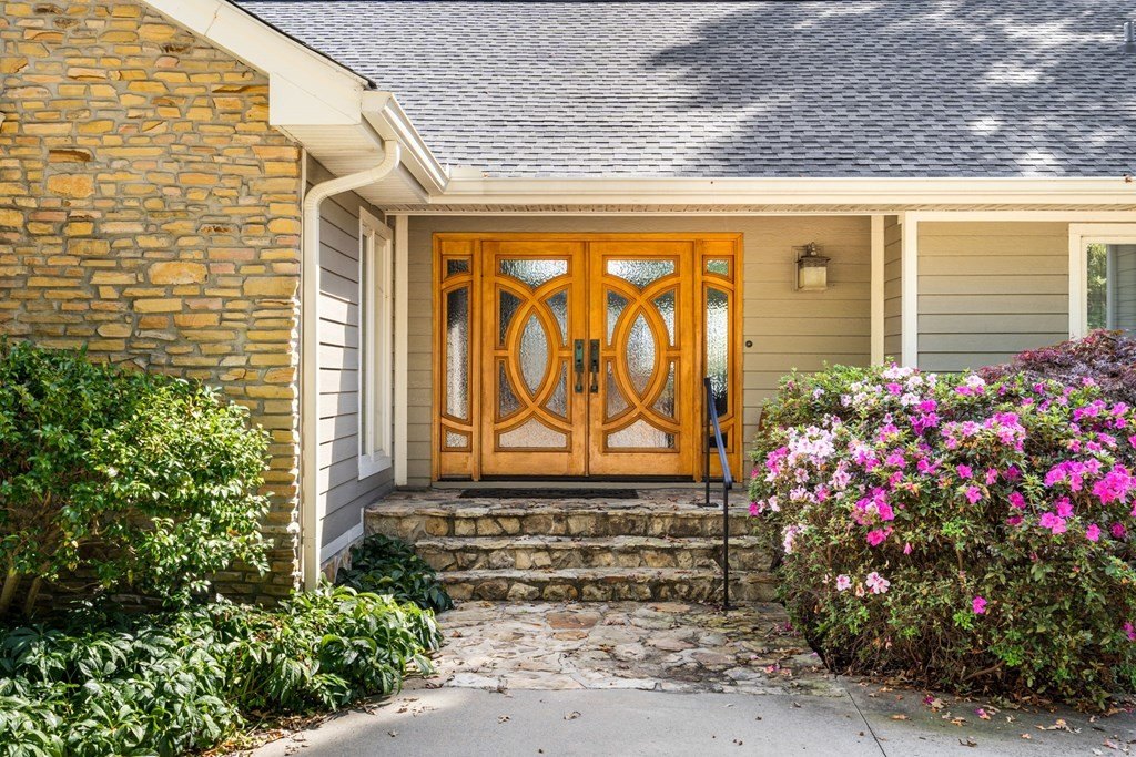 Hiawassee, Georgia, 30546, United States, 3 Bedrooms Bedrooms, ,4 BathroomsBathrooms,Residential,For Sale,1978454