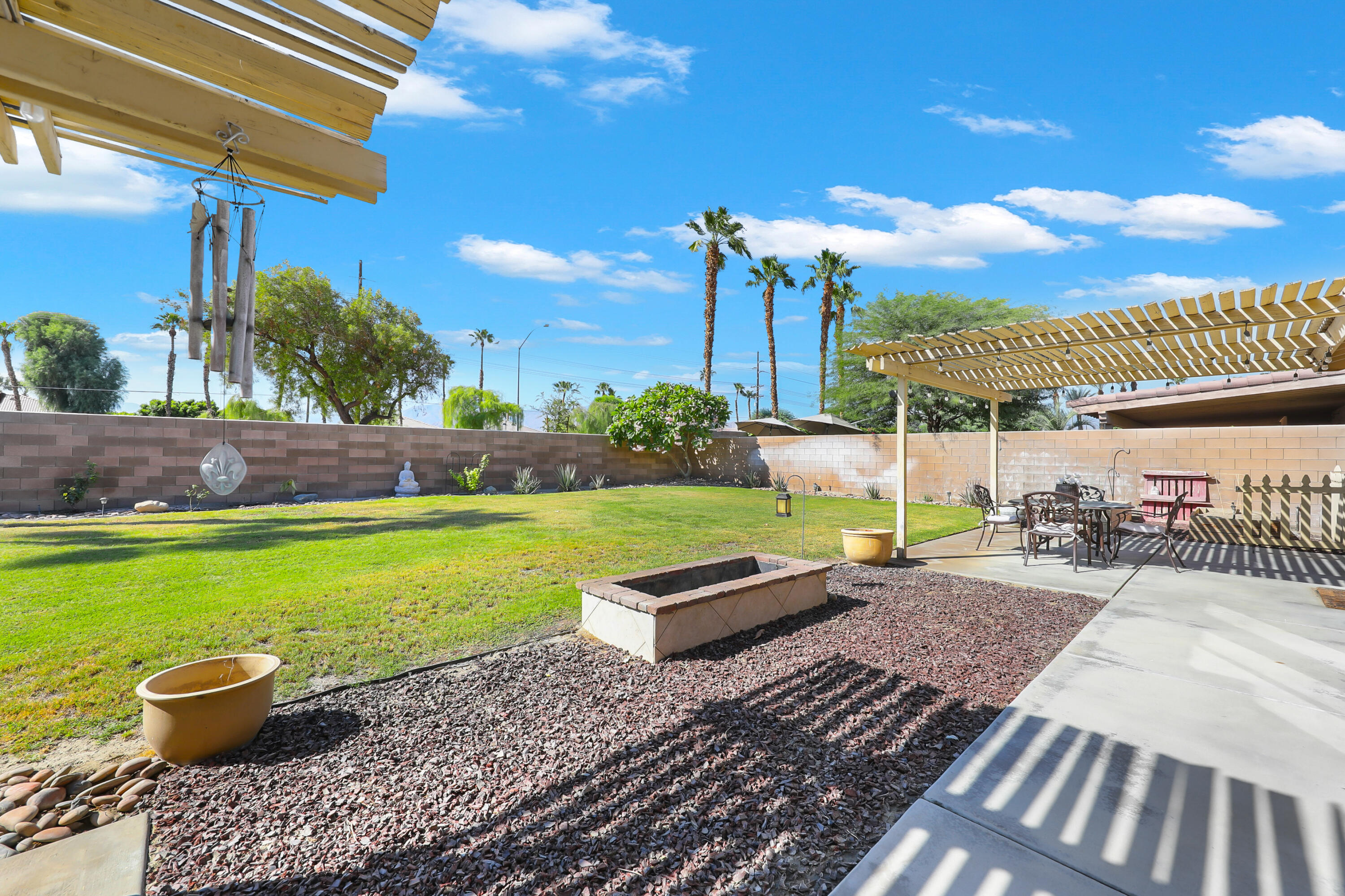 Indio, California, 92201, United States, 4 Bedrooms Bedrooms, ,3 BathroomsBathrooms,Residential,For Sale,1950105