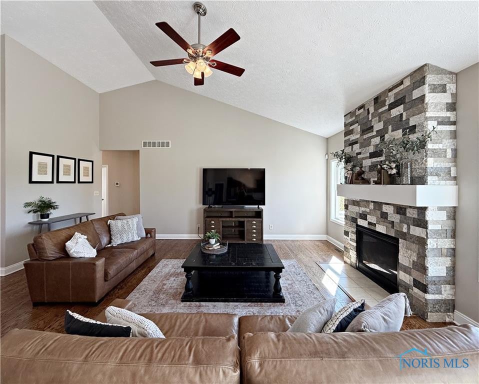 McComb, Ohio, 45858, United States, 4 Bedrooms Bedrooms, ,4 BathroomsBathrooms,Residential,For Sale,1983927