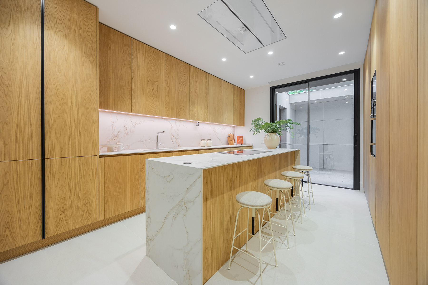  Newly built house in Viso, with pool, elevator, 5 floors, and rooftop - 物件實景