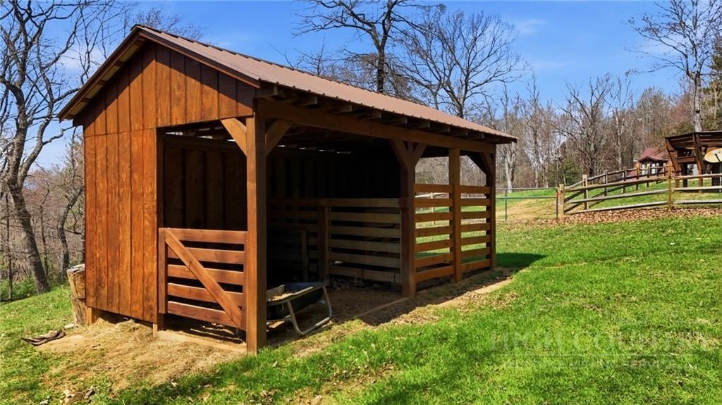 Ferguson, North Carolina, 28624, United States, 2 Bedrooms Bedrooms, ,2 BathroomsBathrooms,Residential,For Sale,2033165