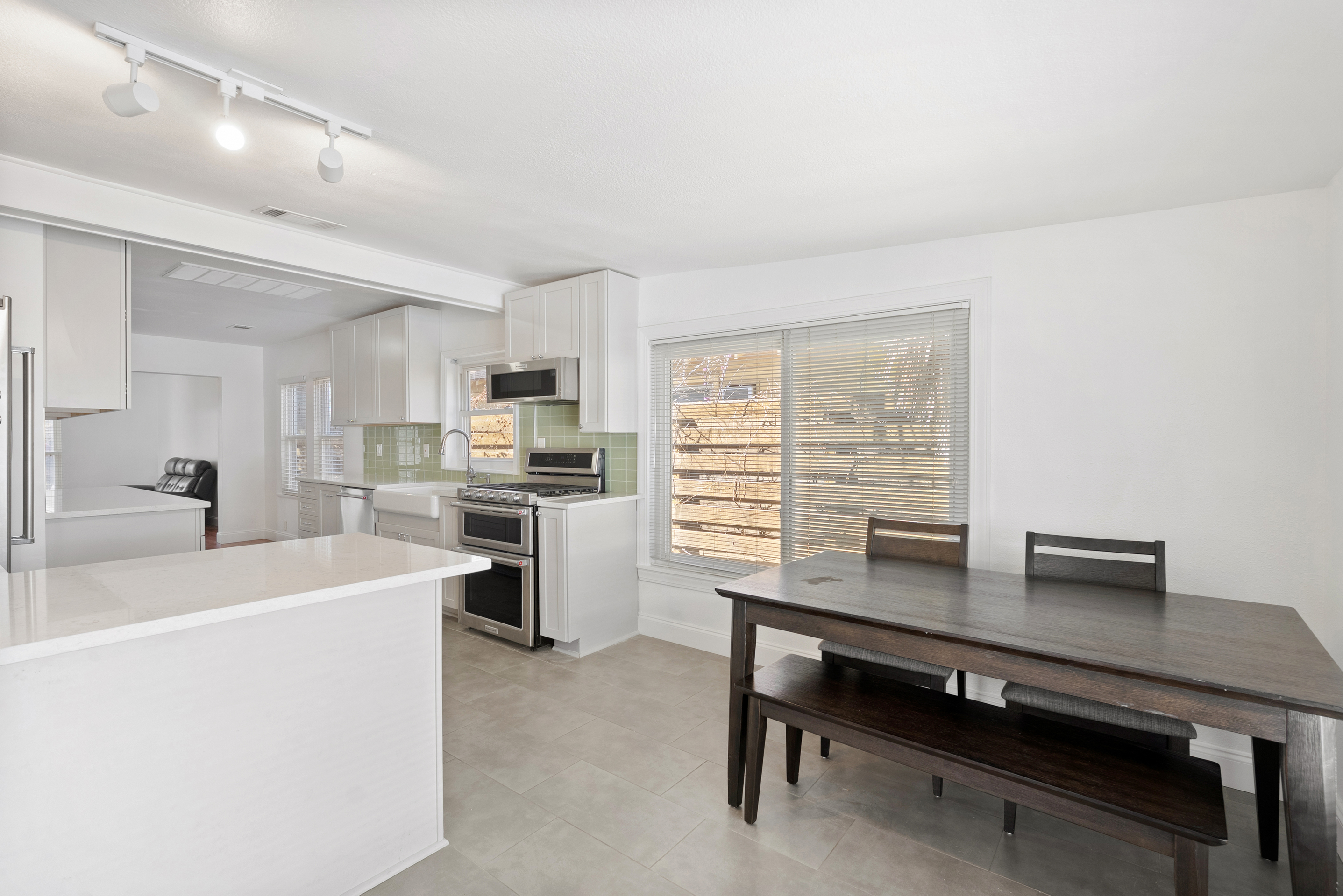  Charming Hyde Park Bungalow with ADU - 物件實景
