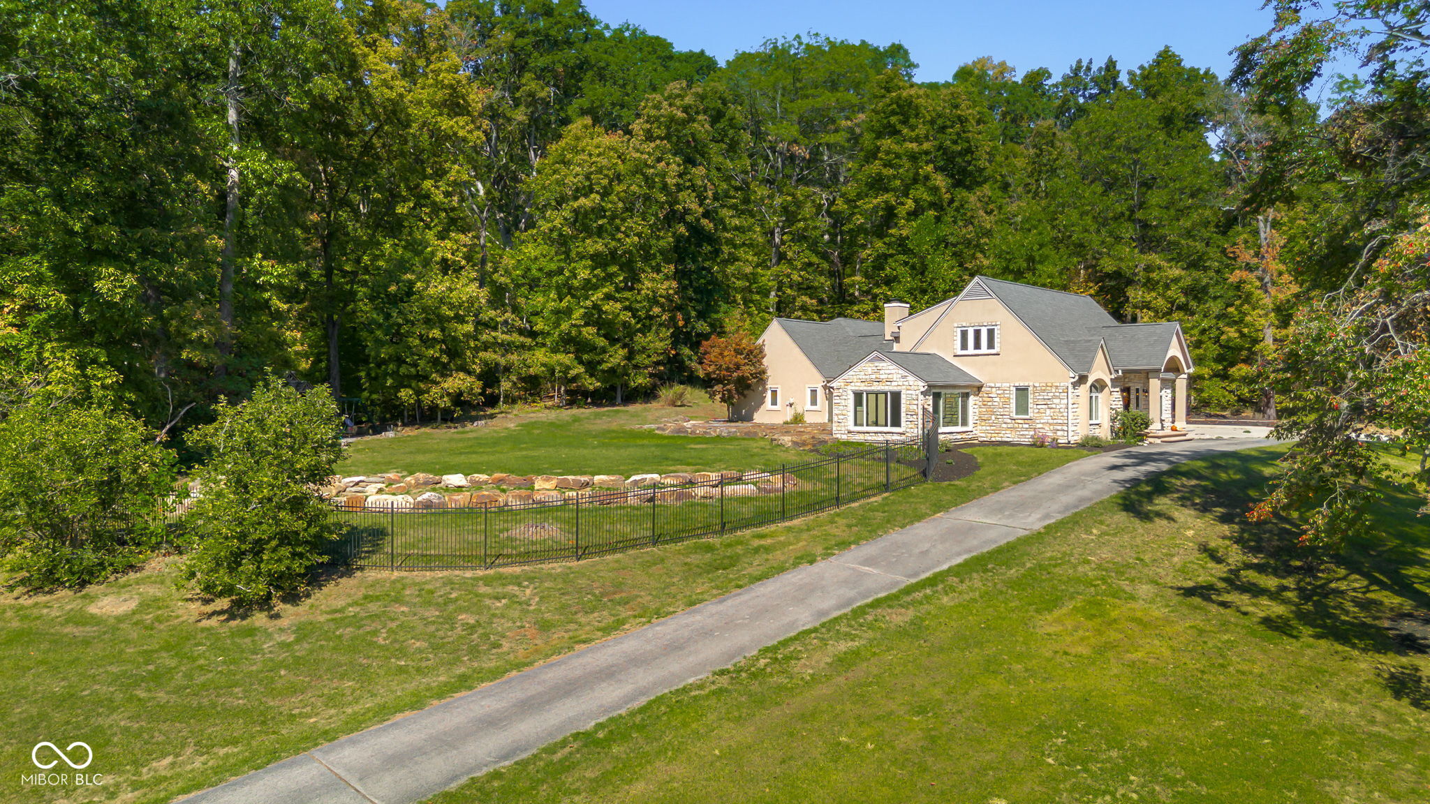 Columbus, Indiana, 47201, United States, 5 Bedrooms Bedrooms, ,6 BathroomsBathrooms,Residential,For Sale,1982008