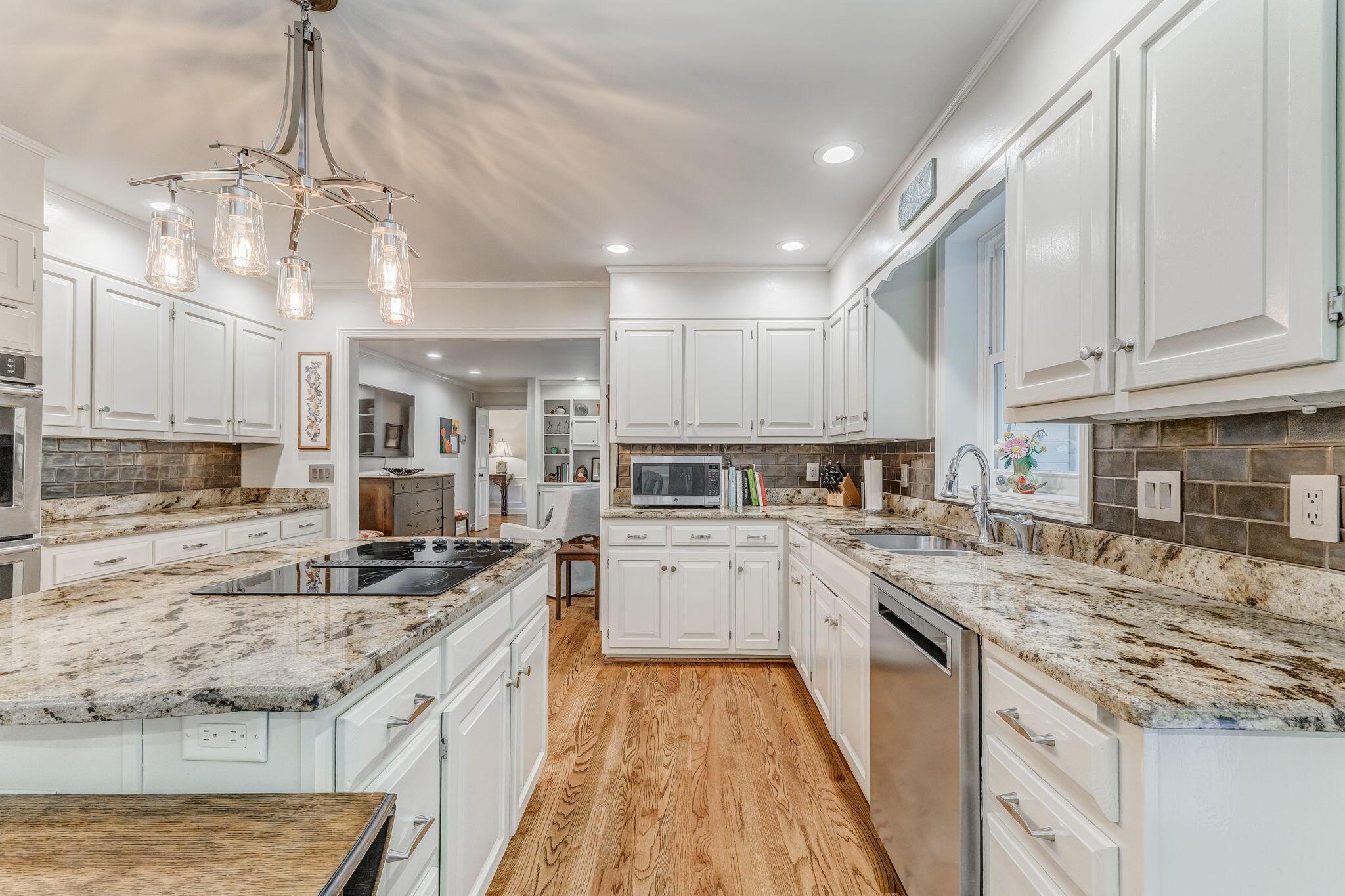 Dalton, Georgia, 30720, United States, 4 Bedrooms Bedrooms, ,4 BathroomsBathrooms,Residential,For Sale,1998245