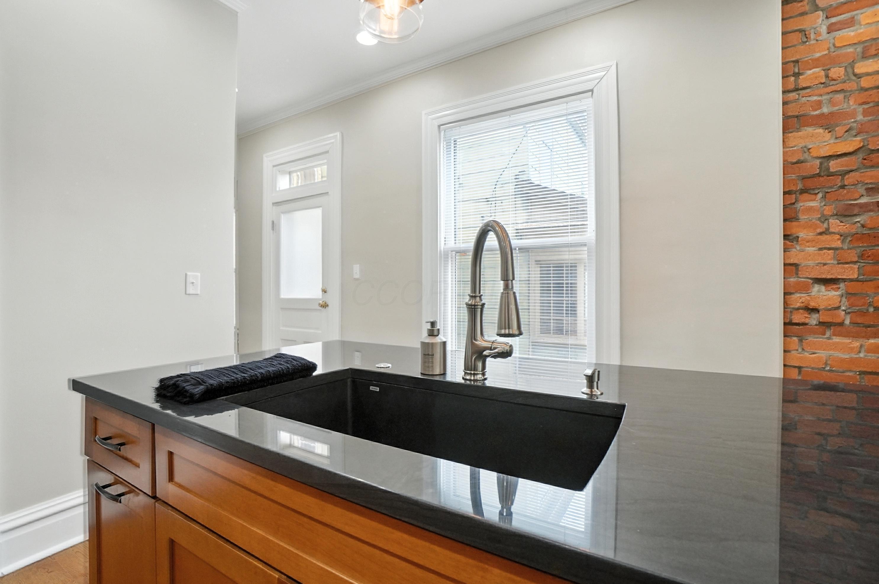 Columbus, Ohio, 43201, United States, 3 Bedrooms Bedrooms, ,4 BathroomsBathrooms,Residential,For Sale,1903753