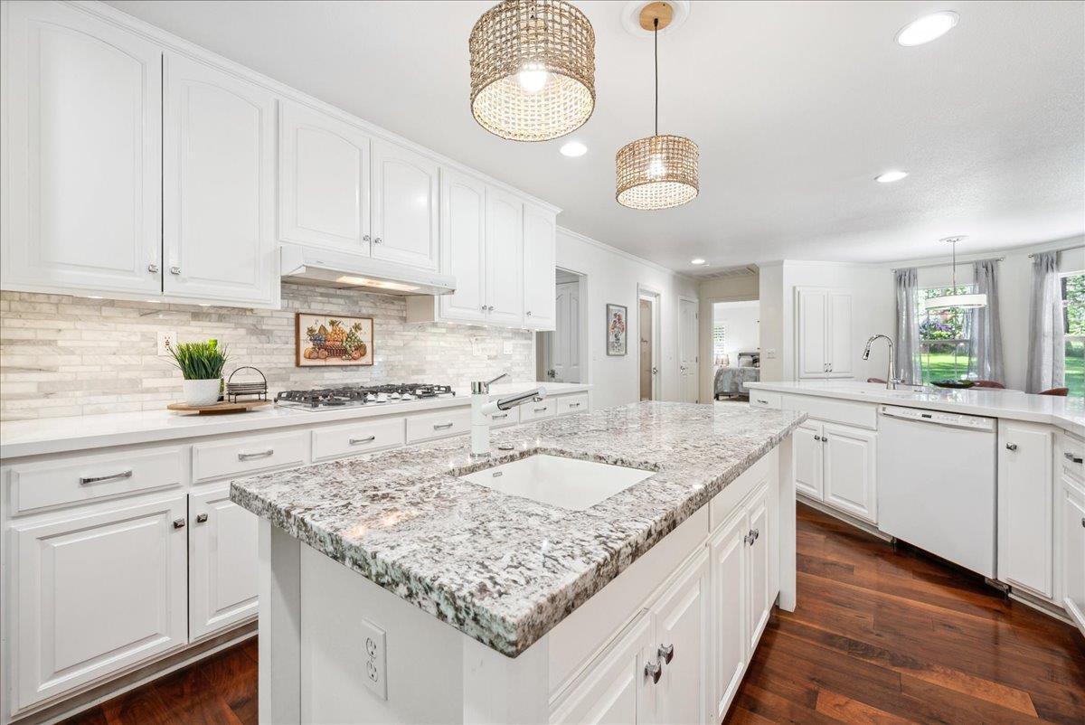 Grass Valley, California, 95945, United States, 4 Bedrooms Bedrooms, ,3 BathroomsBathrooms,Residential,For Sale,1831917