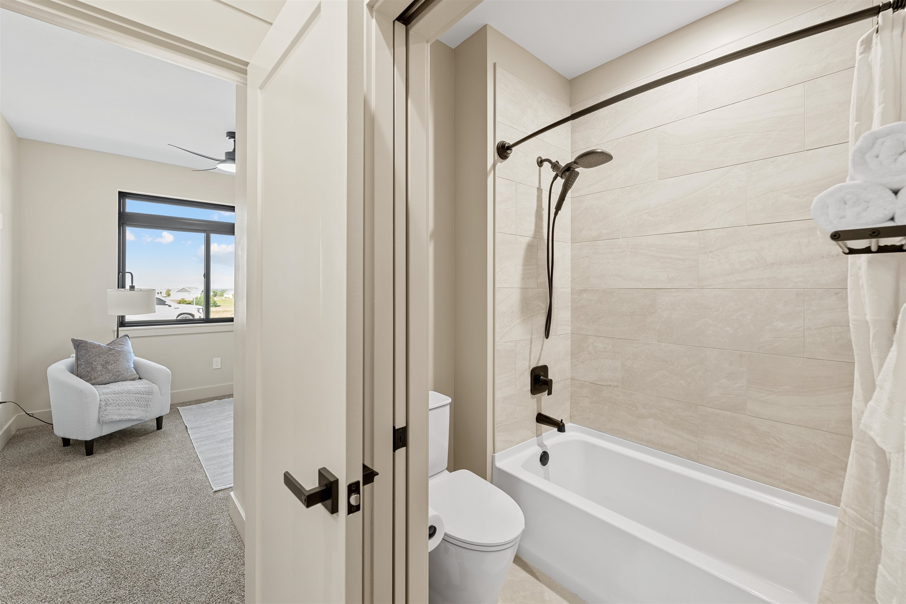 Salina, Kansas, 67401, United States, 3 Bedrooms Bedrooms, ,3 BathroomsBathrooms,Residential,For Sale,1956761