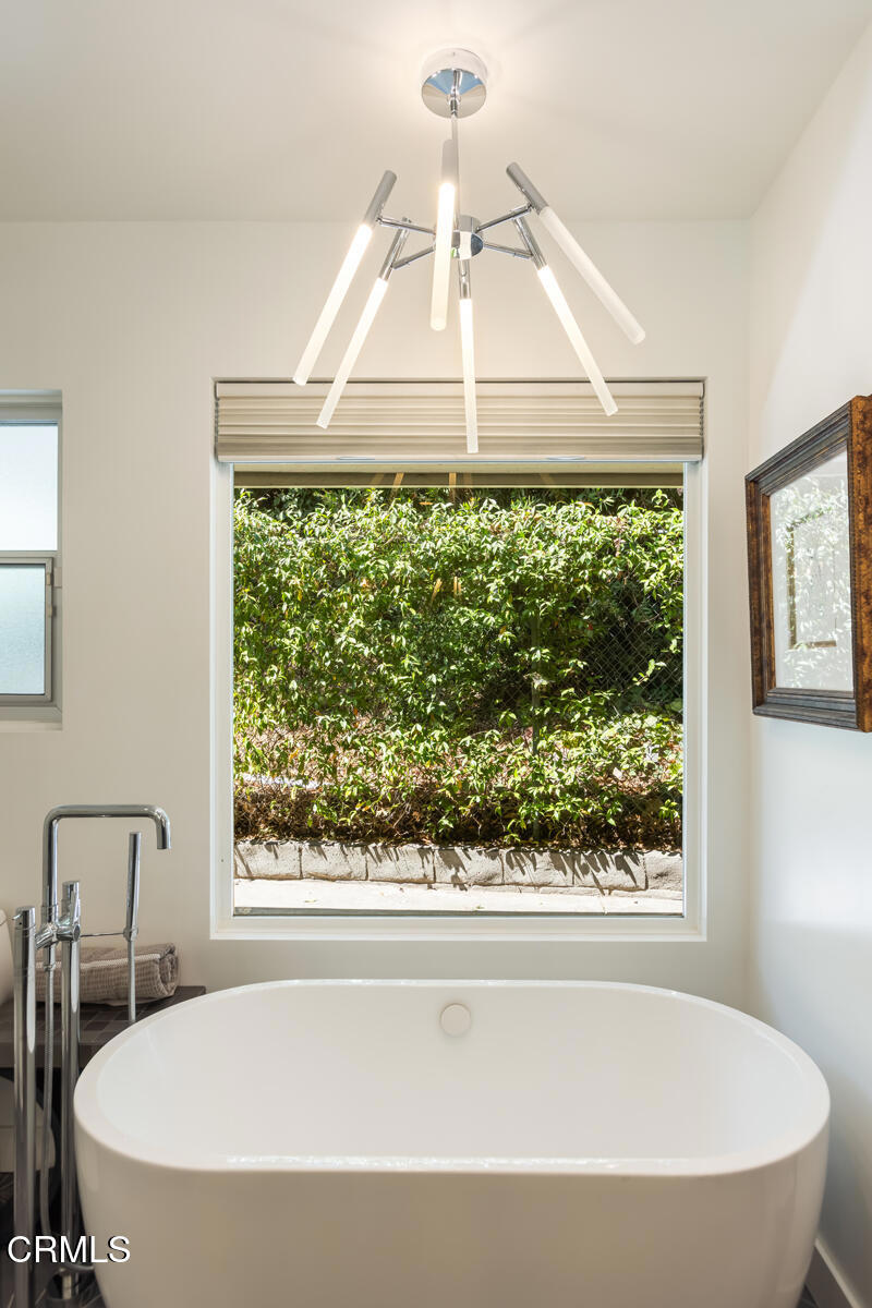 La Canada Flintridge, California, 91011, United States, 3 Bedrooms Bedrooms, ,3 BathroomsBathrooms,Residential,For Sale,1941612