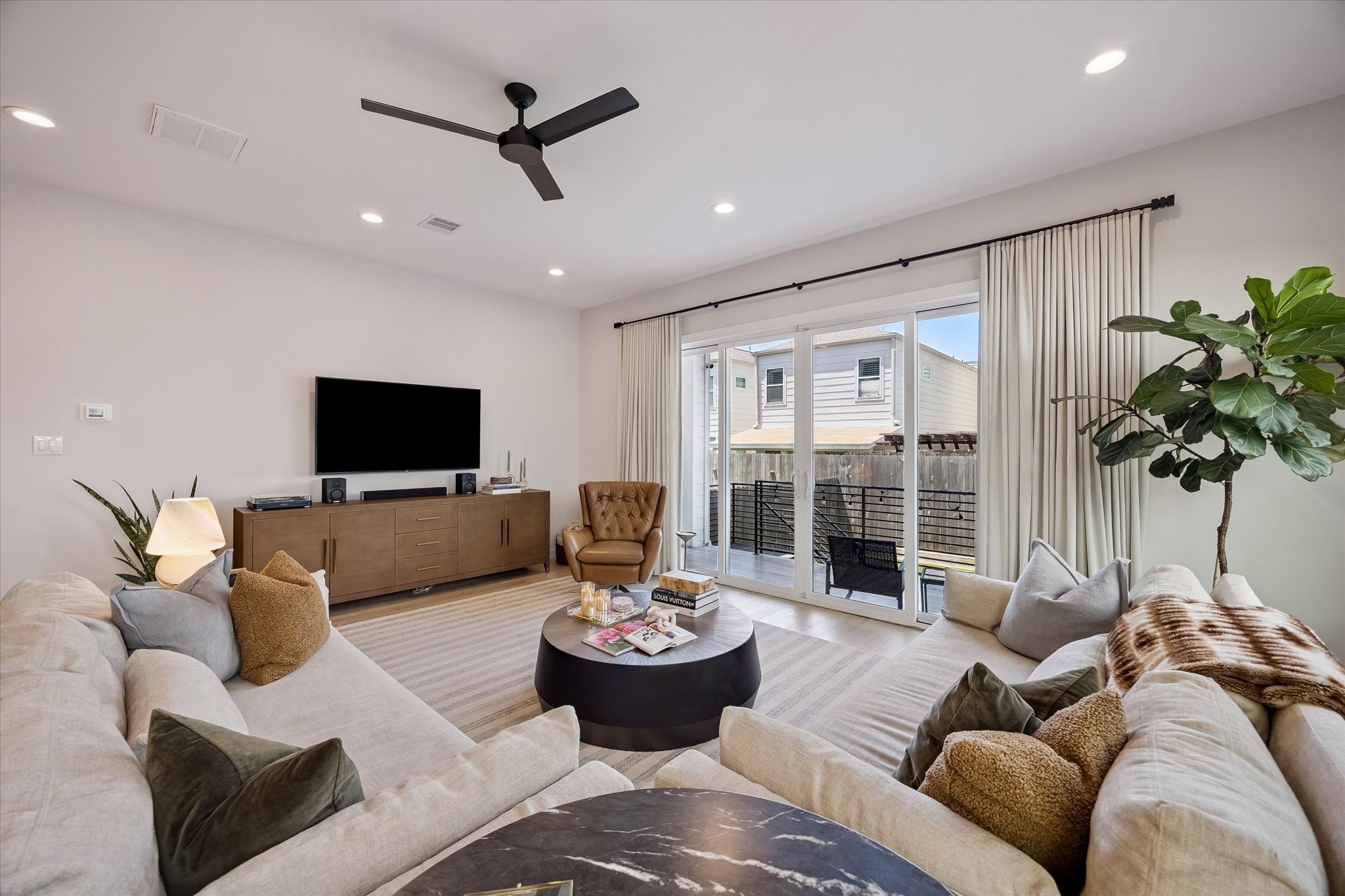  5532 Darling Street - 物件實景