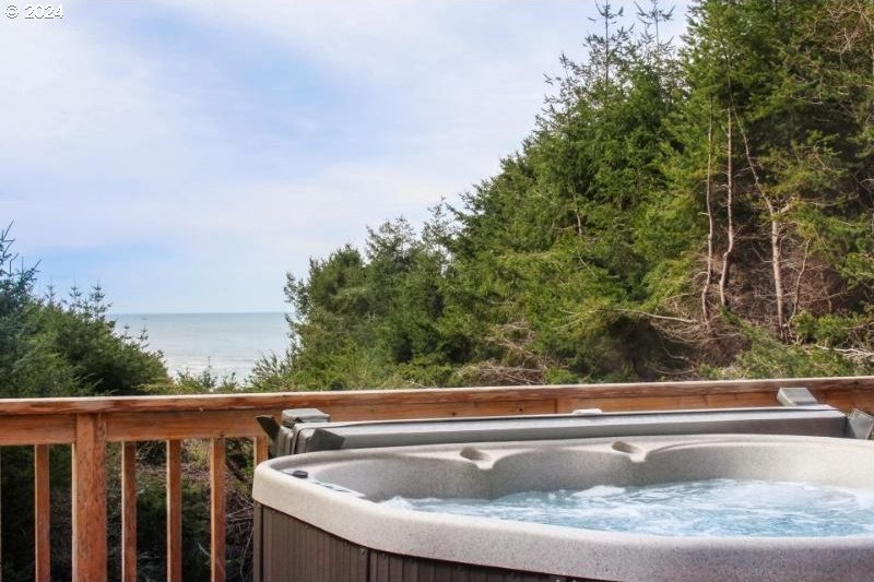 Gold Beach, Oregon, 97444, United States, 3 Bedrooms Bedrooms, ,3 BathroomsBathrooms,Residential,For Sale,1888635