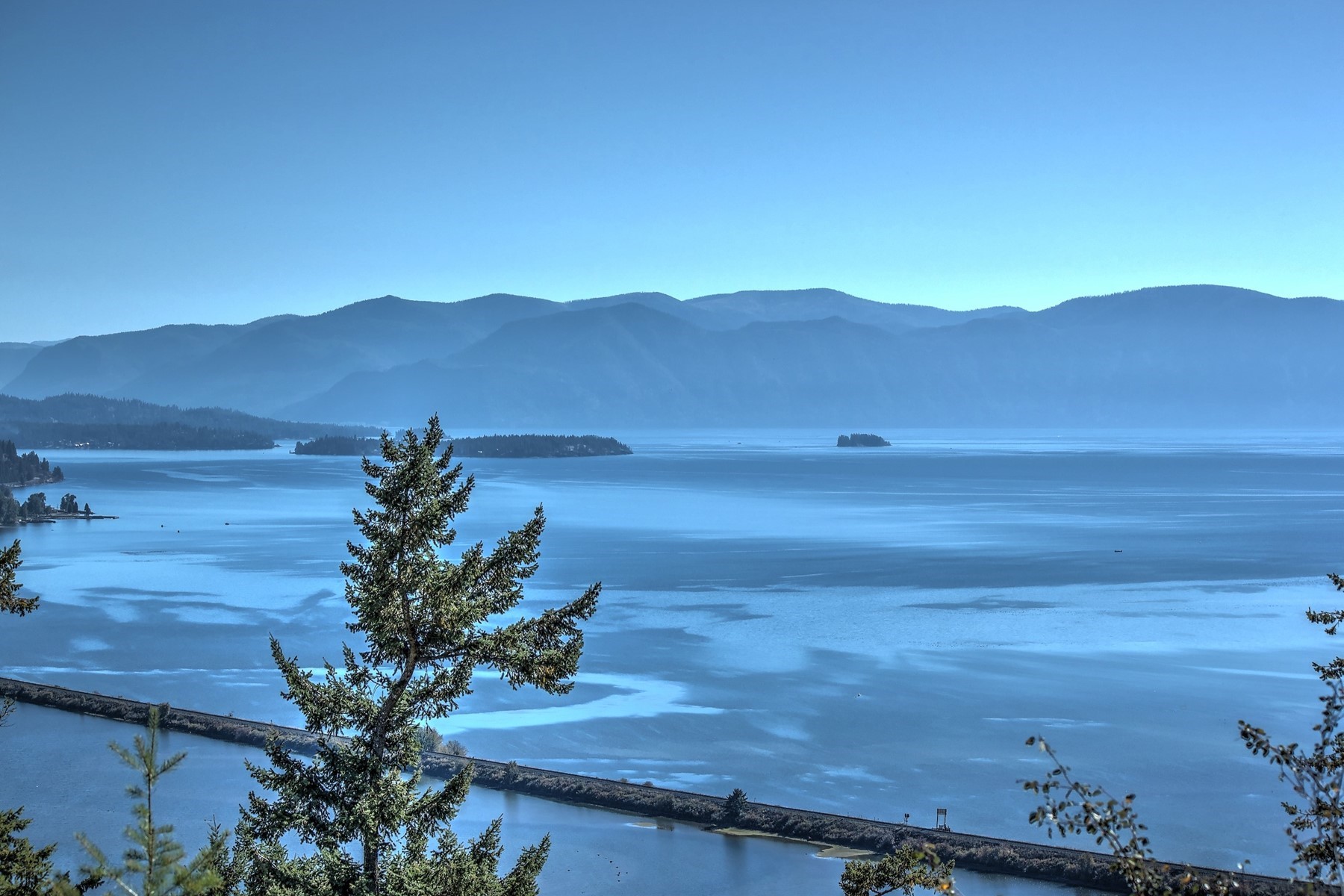  Commanding Lake Views - 物件實景