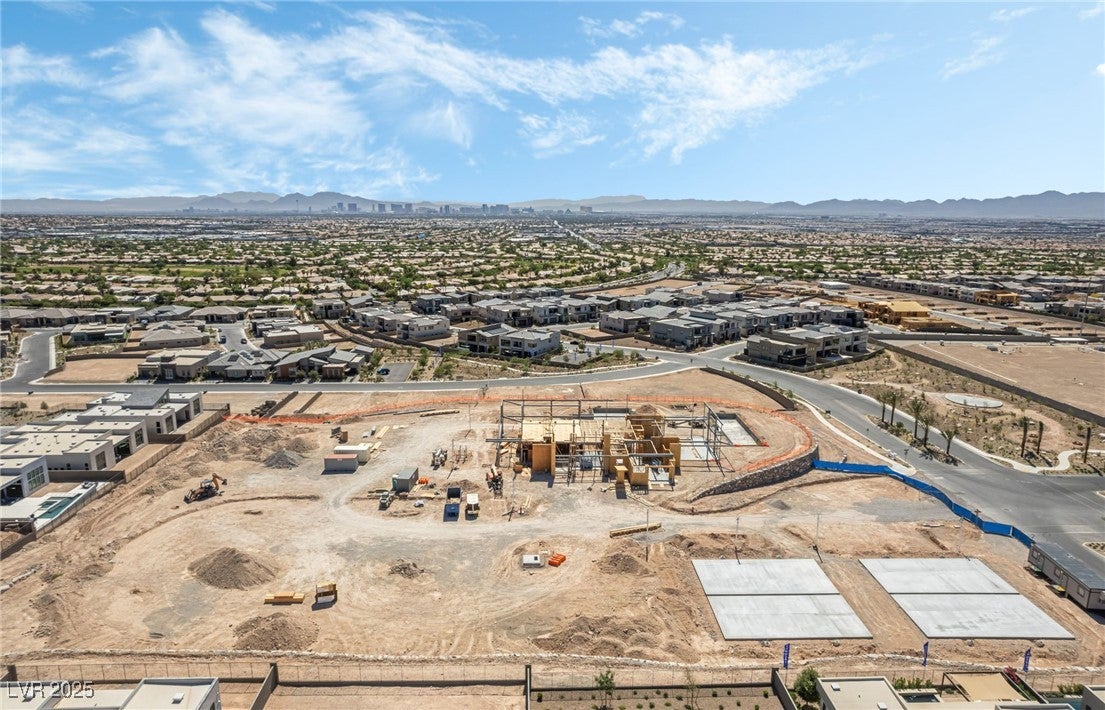 Las Vegas, Nevada, 89135, United States, 4 Bedrooms Bedrooms, ,5 BathroomsBathrooms,Residential,For Sale,1974959