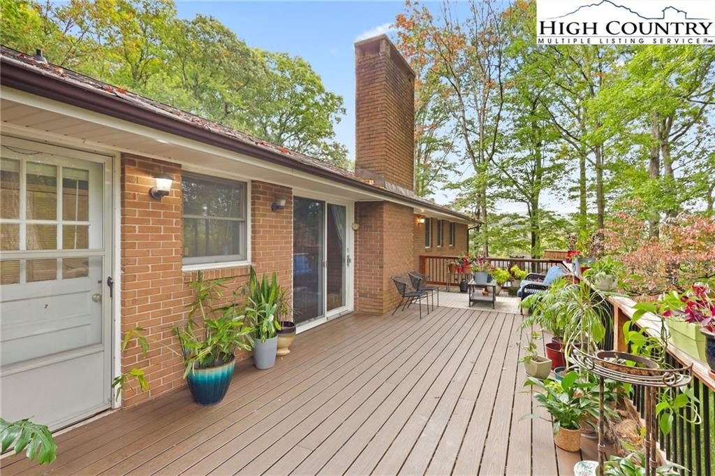 Boone, North Carolina, 28607, United States, 3 Bedrooms Bedrooms, ,3 BathroomsBathrooms,Residential,For Sale,1974866