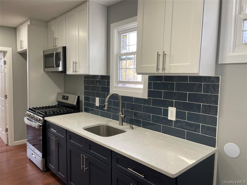 Ozone Park, New York, 11420, United States, 6 Bedrooms Bedrooms, ,3 BathroomsBathrooms,Residential,For Sale,1990391